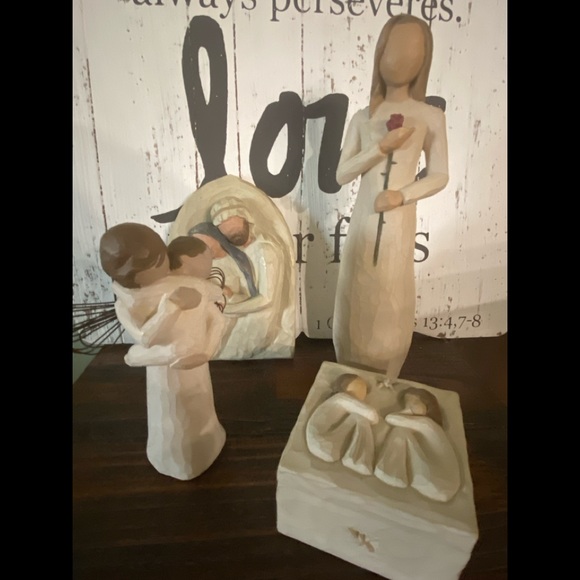 Willow tree lot of four figurines